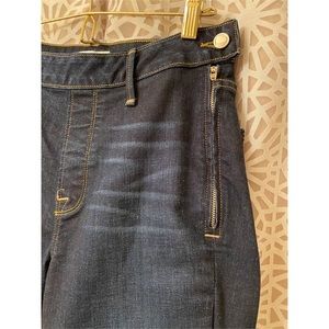 Good American by Khloe Kardashian